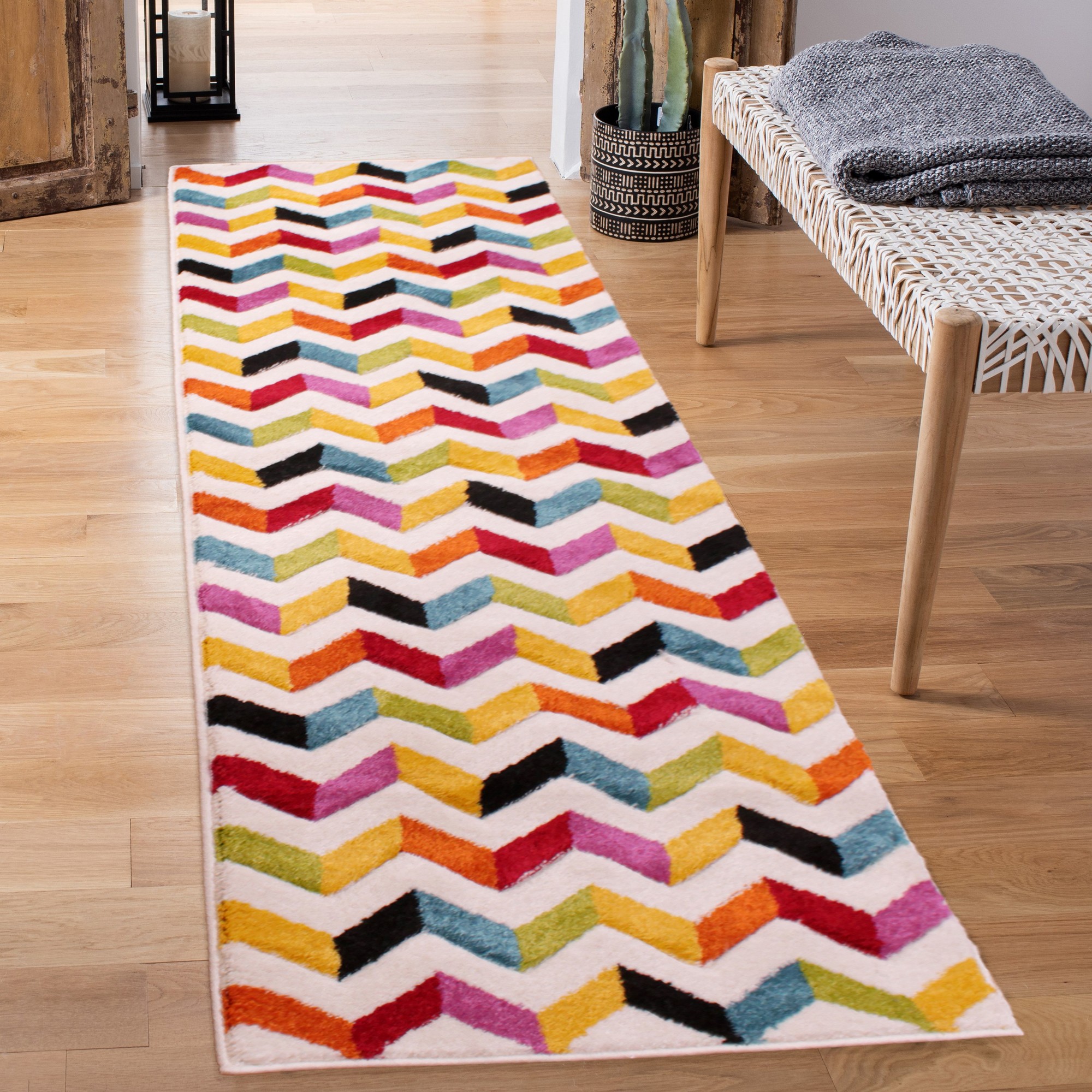 Spectra Coral Carved Chevron Modern Runner Rugs In Multi